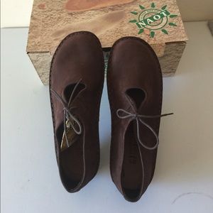 NIB Naot Keli Java nubuk shoes size 8.